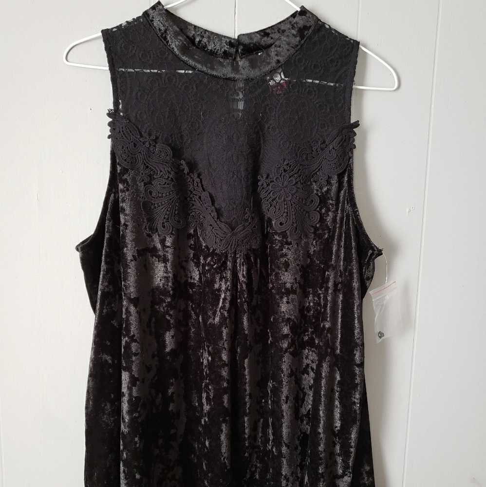 Black Velvet & Lace No Boundaries